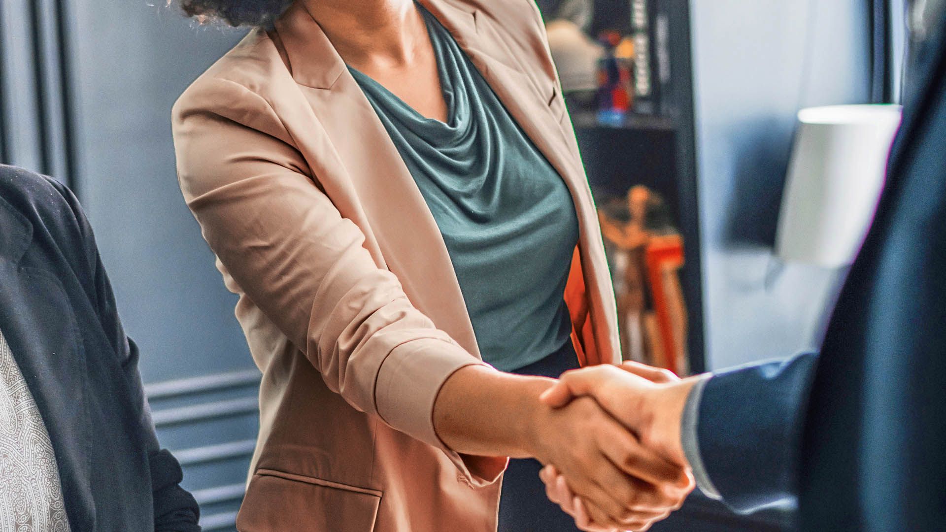60194ed3c2836_handshake_contact.jpg